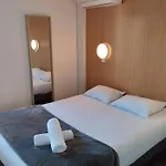 克莱蒙费朗哲泽法斯特酒店 2*
