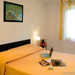 Hotel Fasthotel Clermont-ferrand 2*