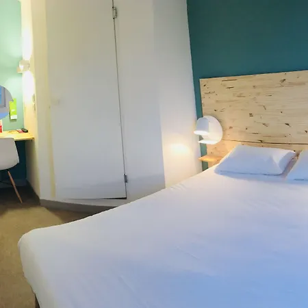 Fasthotel Clermont-ferrand Отель 2*