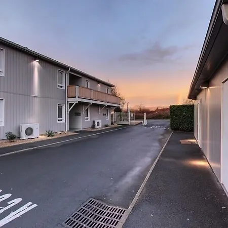 Fasthotel Clermont-ferrand 2*