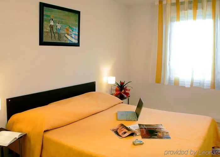 Hotell Fasthotel Clermont-ferrand 2*